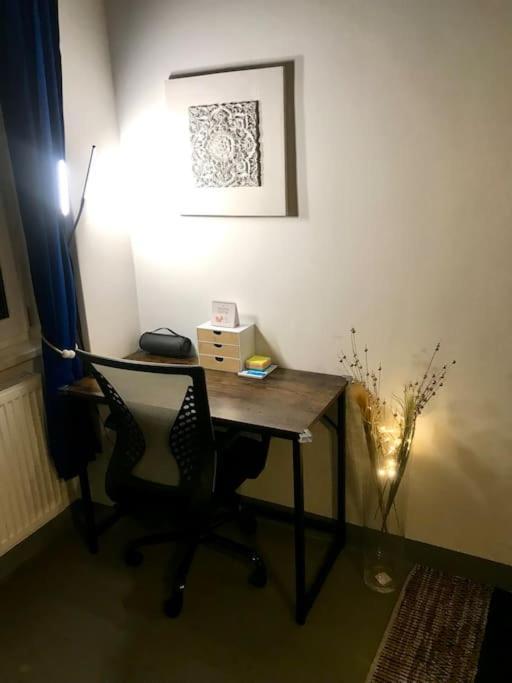 Klimatisierte Sehr Zentrale Wohnung-Loftstyle- Wina Bagian luar foto