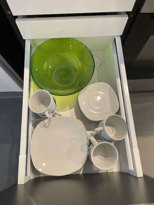 Klimatisierte Sehr Zentrale Wohnung-Loftstyle- Wina Bagian luar foto