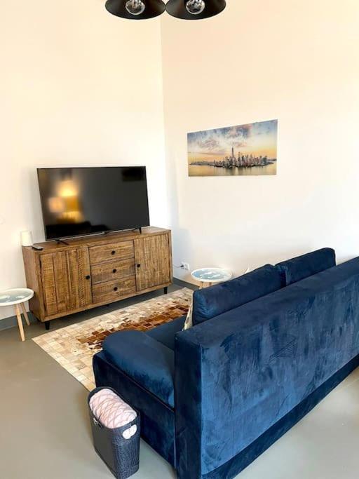 Klimatisierte Sehr Zentrale Wohnung-Loftstyle- Wina Bagian luar foto